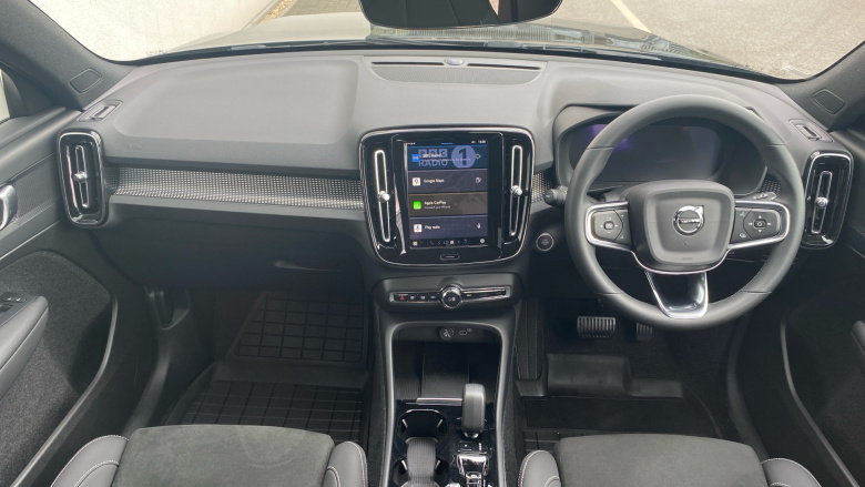 Volvo XC40 2.0 B3P Plus Dark 5dr Auto Petrol Estate